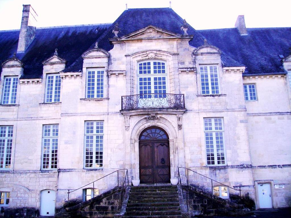 Abbaye Royale Hotel Saint-Jean-d'Angely Exterior photo
